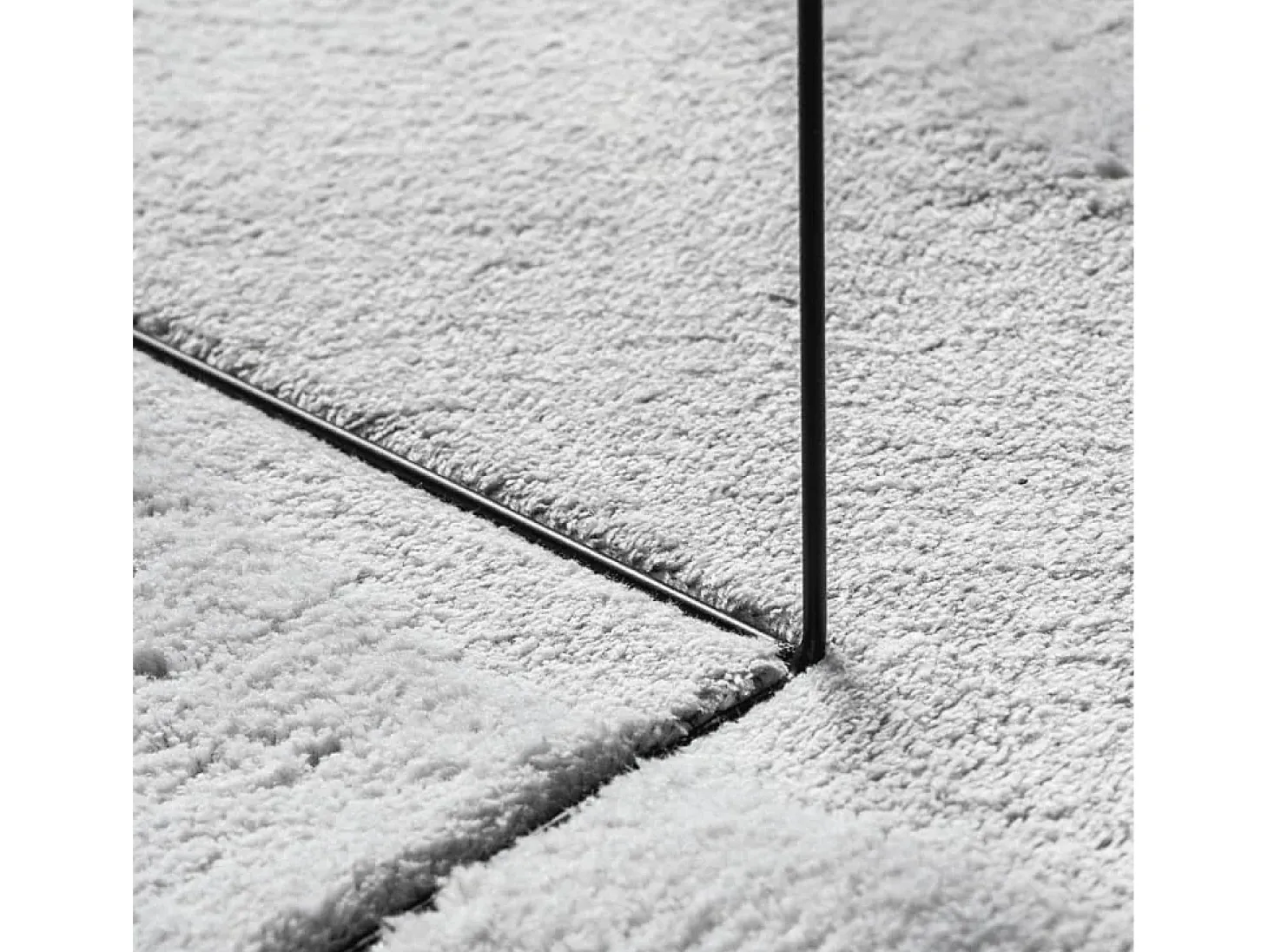 Alfombra HUARTE de pelo corto suave y lavable en gris 200x200 cm