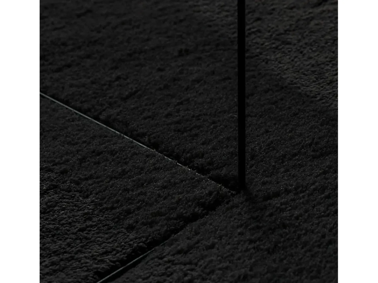 Alfombra HUARTE de pelo corto suave y lavable negra 200x280 cm