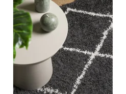 Alfombra moderna de pelo largo en color negro y crema de 200 x 280 cm