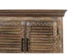 Aparador de 4 puertas en madera de alta calidad y pintado a mano