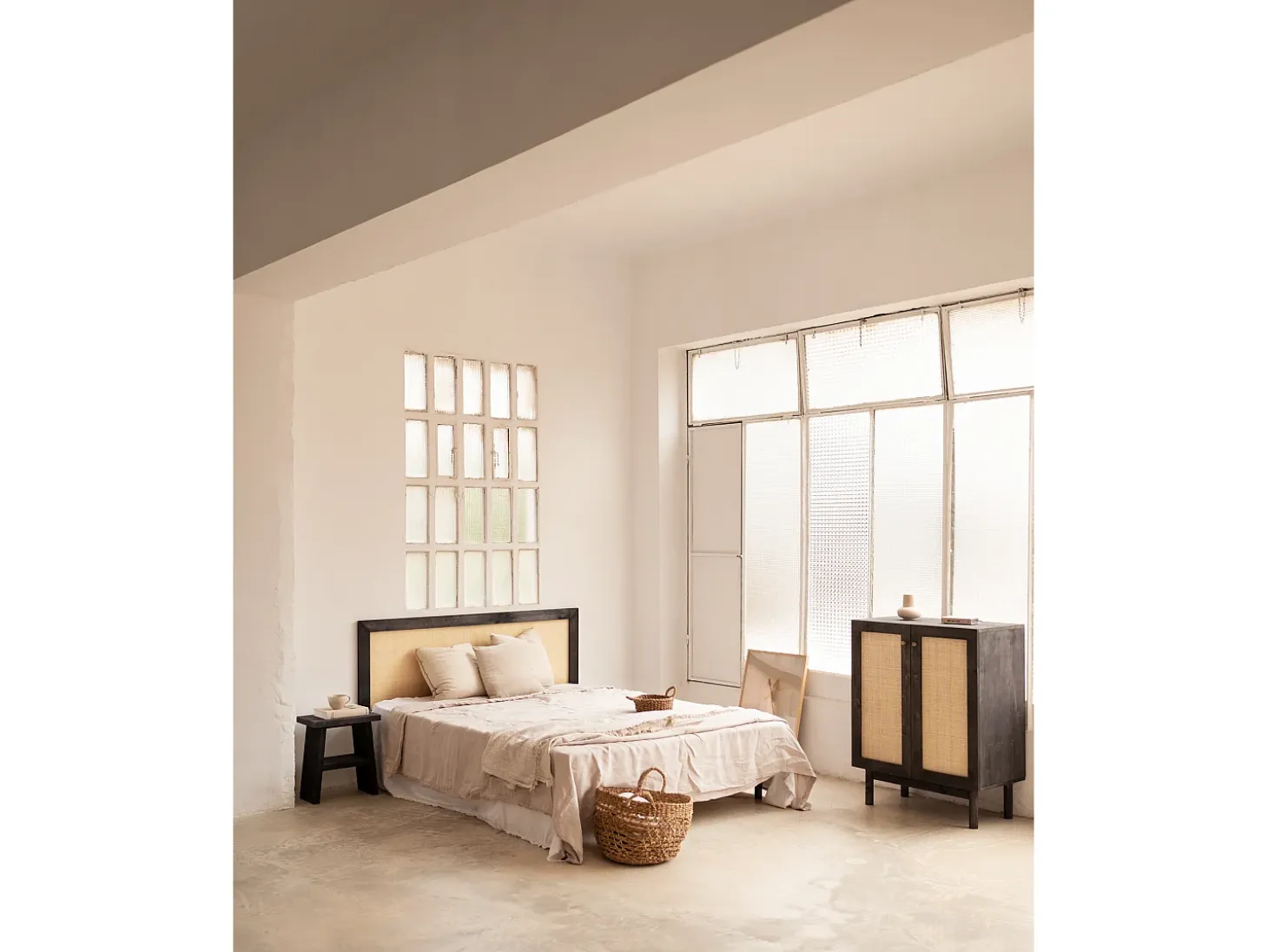 Aparador de madera maciza negro - FRIDA - DECOWOOD