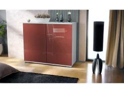 Aparador Skadu V3, Armario de Cocina Moderno con 2 Puertas Grandes blanco mate / burdeos de alto brillo (92,5 x 75.5 x 35)