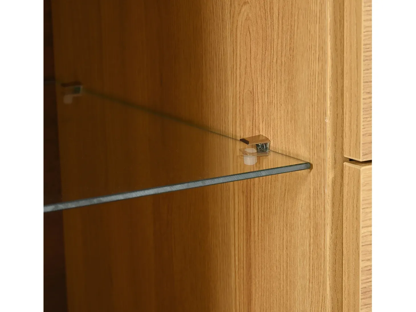 Aparador 160x40x85cm con 3 cajones, 2 puertas, 3 nichos y LED, cuerpo en chapa de madera natural clara