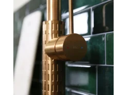 Architek mezclador de fregadero con rociador extraíble cobre cepillado Essebagno