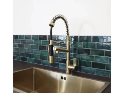 Big Hotto Mezclador para fregadero con ducha móvil en oro cepillado Essebagno