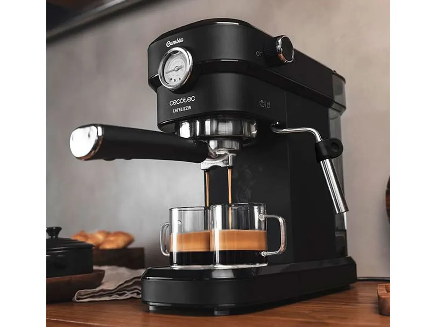 Cafetera express Cecotec Cafelizzia 790 Black Pro 1350W 20 bares negro
