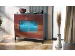 Cómoda Grömitz V3, Moderno armario de cocina con 2 grandes puertas de cristal incl. iluminación RGB antracita mate / burdeos de alto brillo (92,5 x 83.5 x 35)