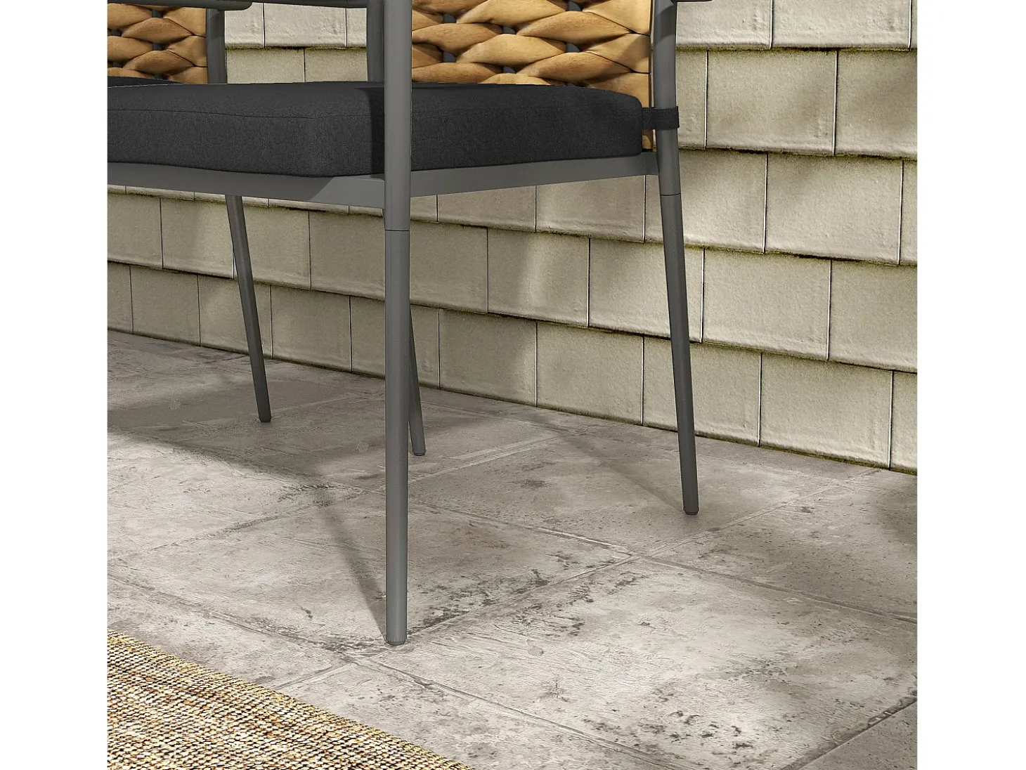 Conjunto de 2 sillas con reposabrazos, respaldo de ratán, estructura de acero con cojín acolchado extraíble, color negro.