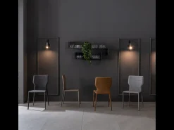 Conjunto de 2 sillas modernas "Quito" de piel sintética gris claro con patas de metal, 44 x 56 cm, 86,5 h.