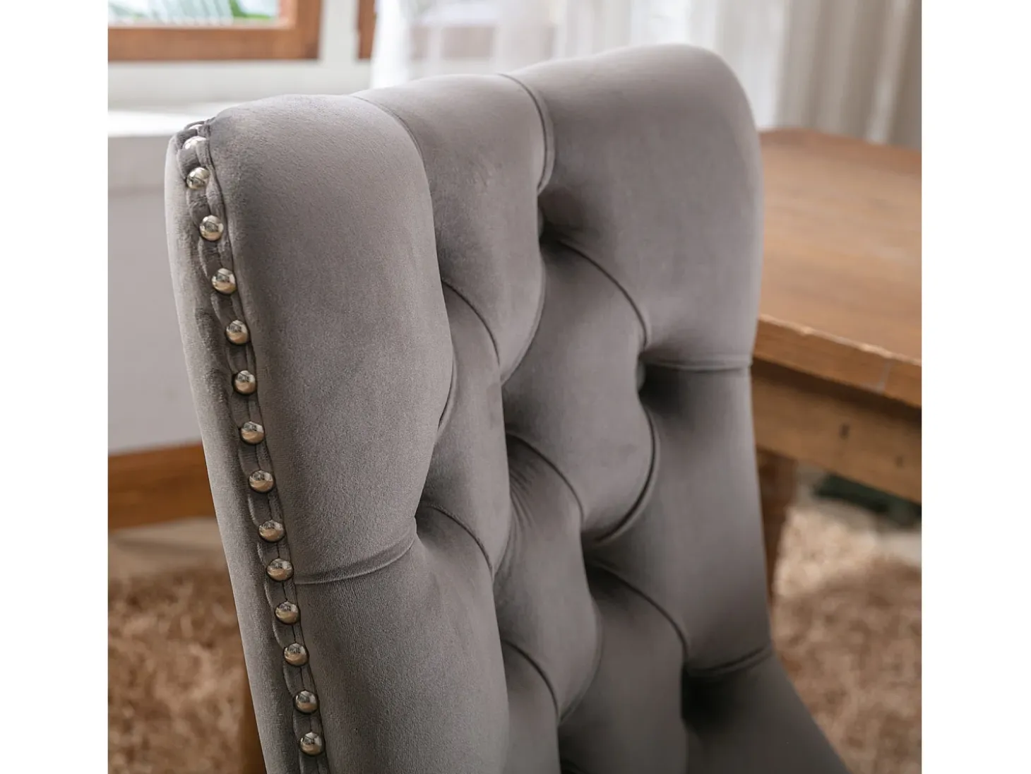 Juego de 2 sillas de comedor en terciopelo gris con tachuelas decorativas y respaldo acolchado