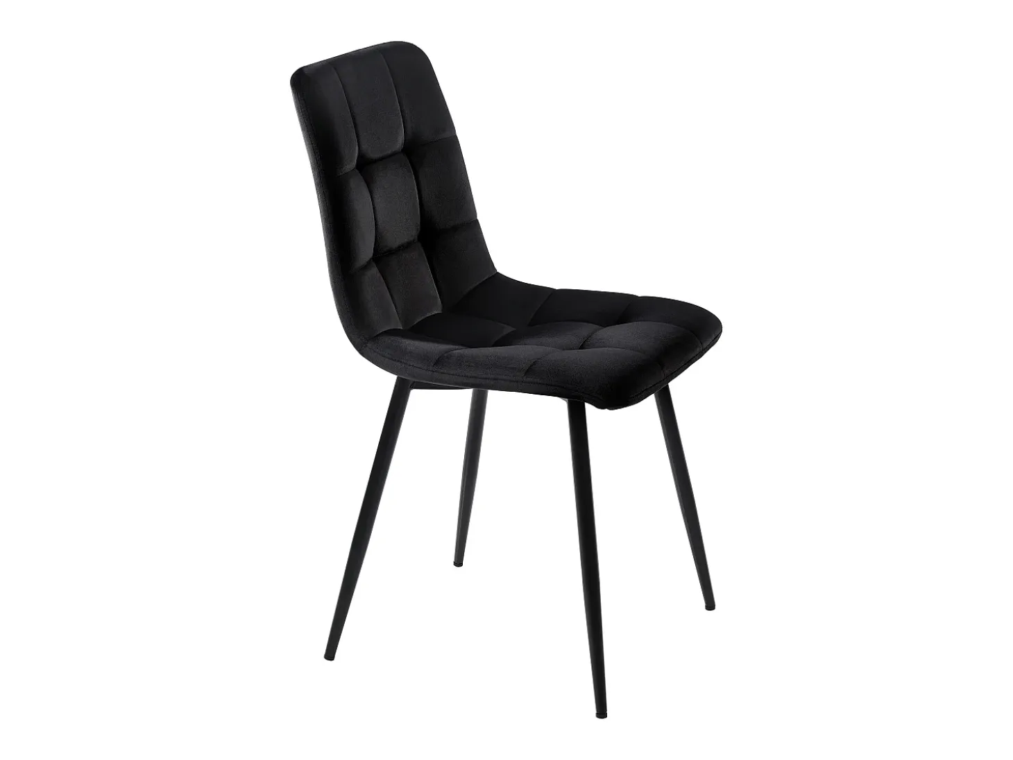 Juego de 4 sillas de terciopelo negro con patas de metal negro.
