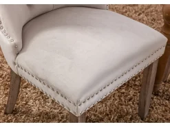 Juego de 2 sillas de terciopelo beige con capitoné y ribete tachonado, patas de madera