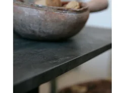Mesa alta 60 x 60 cm - modelo Dina piedra metalizada