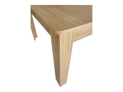 Mesa de comedor de cuatro patas estilo moderno color natural