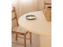 Mesa de comedor de madera de abeto maciza en microcemento redonda y soporte cilíndrico de Ø120x75cm en tono blanco roto - LUCÍA - DECOWOOD
