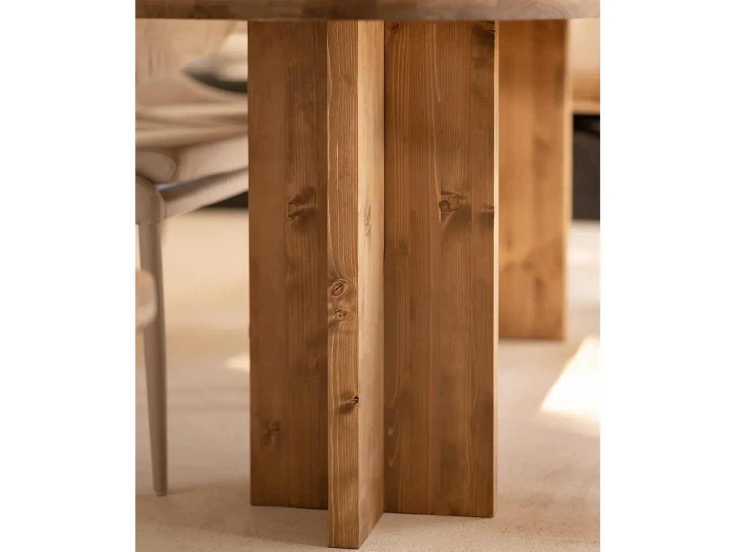Mesa de comedor de madera maciza de abeto ovalada Decowood en tono roble oscuro de 200x85cm - TOKYO - DECOWOOD