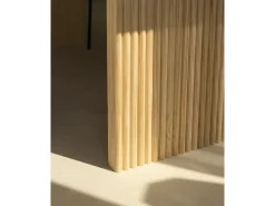 Mesa de comedor de madera de pino maciza rectangular con patas ranuradas Decowood de 140x80cm en tono roble medio - BALI - DECOWOOD