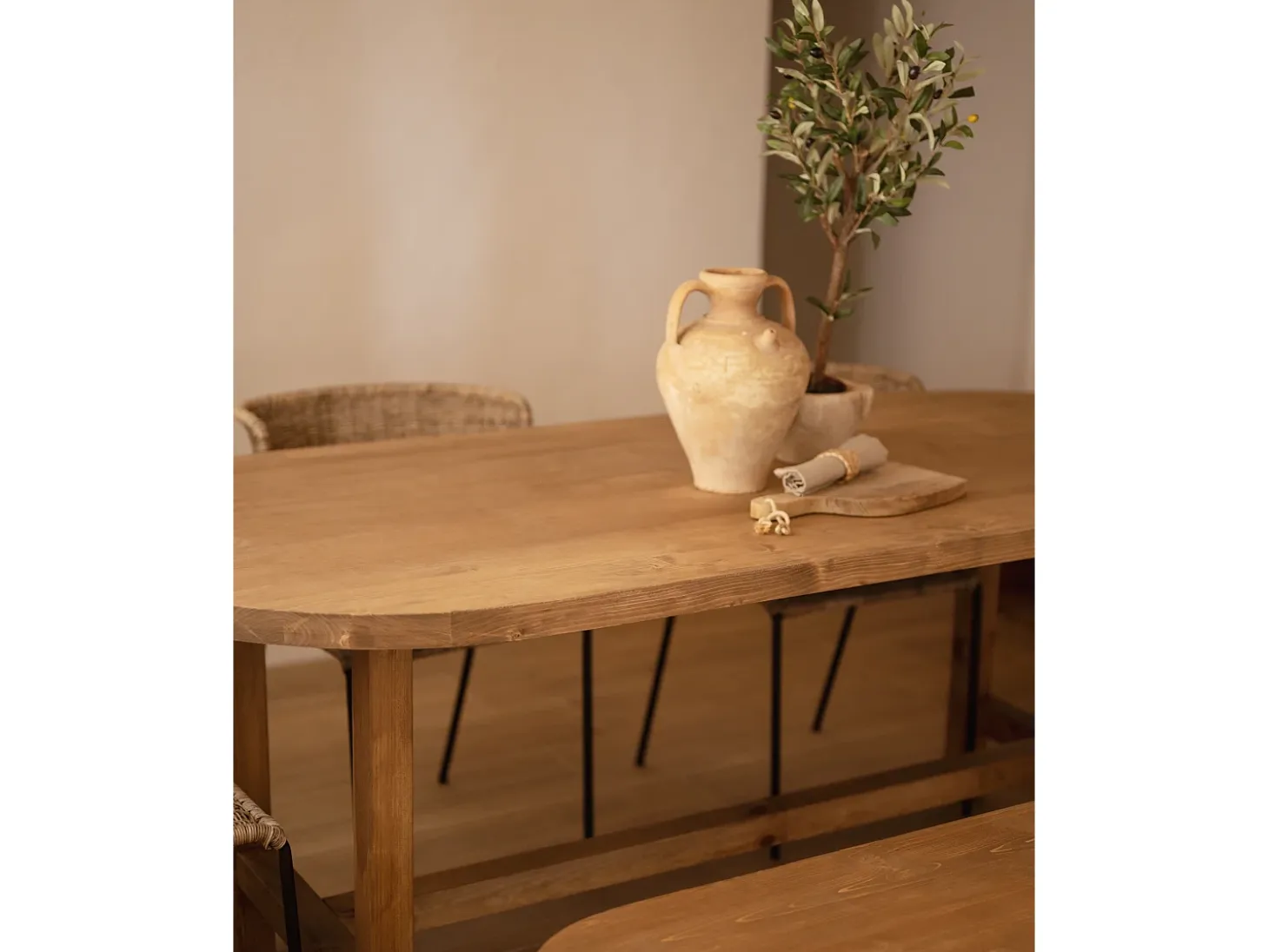 Mesa de comedor de madera maciza de abeto ovalada Decowood en tono roble oscuro de 200x85cm - OLIVIA - DECOWOOD