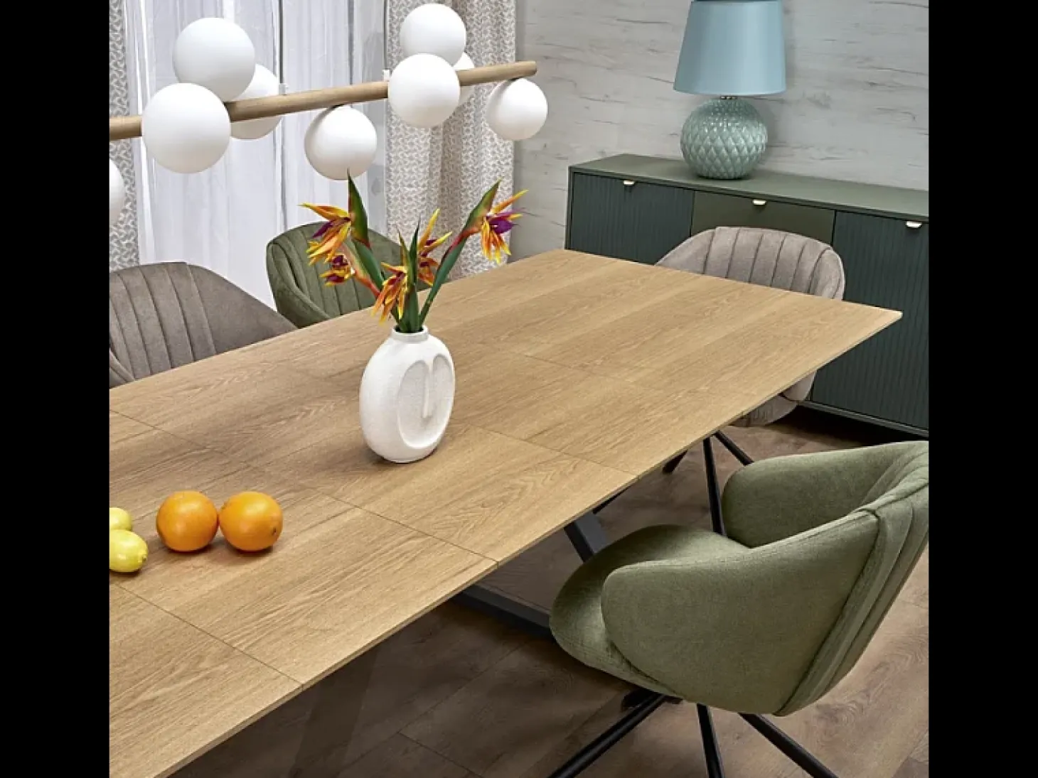 Mesa de comedor extensible 180 - 300 cm en madera natural con patas de metal negro HENRY