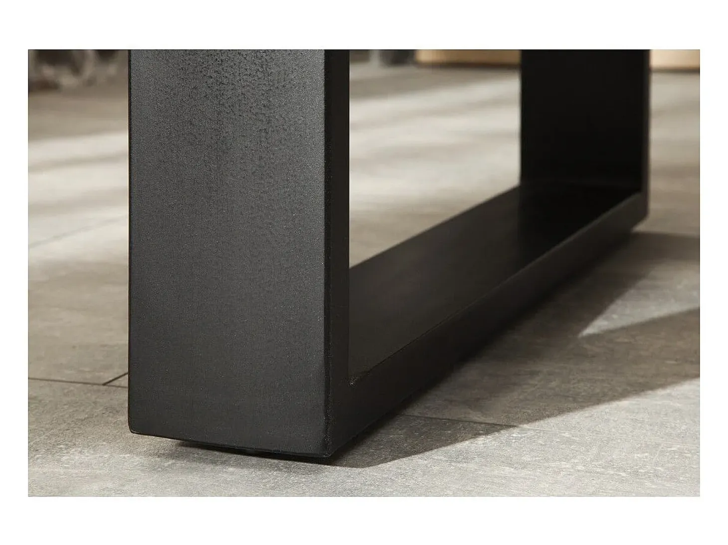 Mesa de comedor LODEN 200 cm – Tablero de madera maciza de mango y patas de metal negro