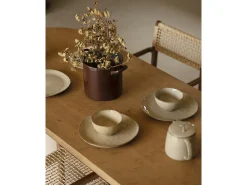 Mesa de comedor ovalada de madera maciza tono roble oscuro y patas de microcemento en tono tierra DECOWOOD de 200x75cm - LUCÍA - DECOWOOD