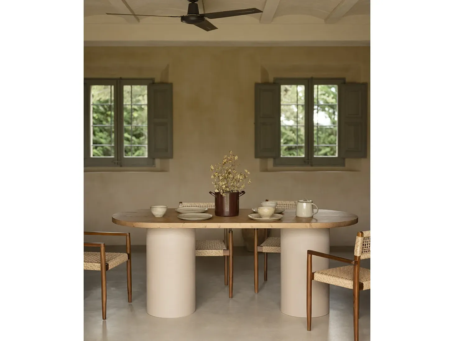 Mesa de comedor ovalada de madera maciza tono roble oscuro y patas de microcemento en tono tierra DECOWOOD de 200x75cm - LUCÍA - DECOWOOD