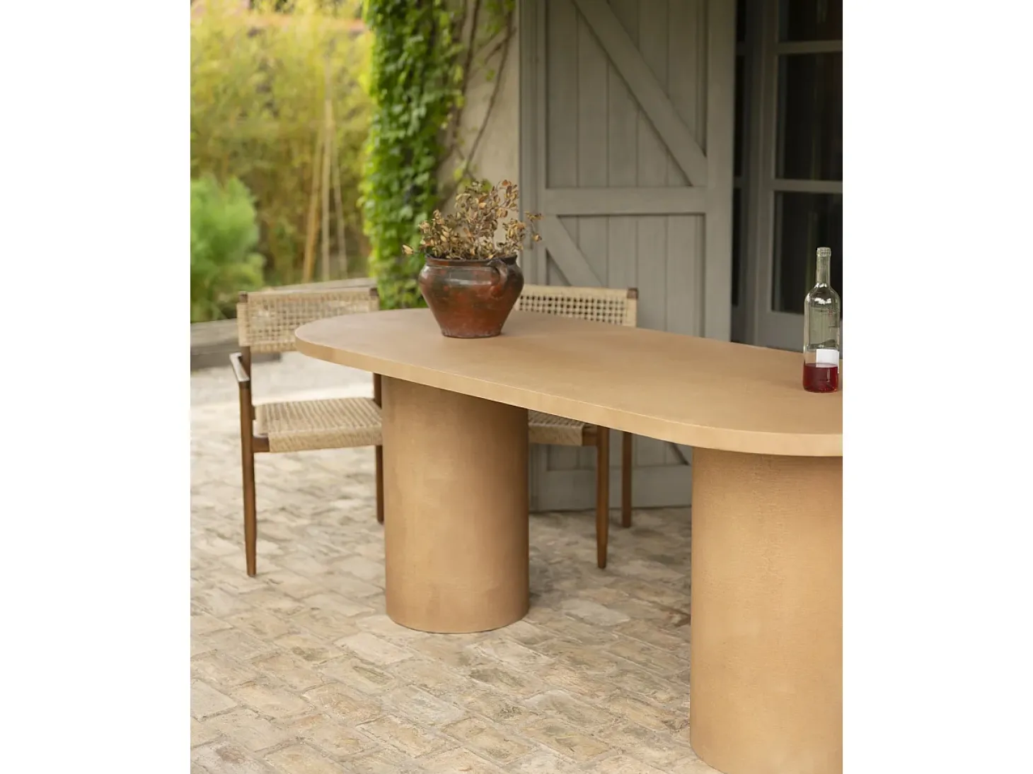 Mesa de comedor ovalada de microcemento en tono terracota DECOWOOD de 220x75cm - LUCÍA - DECOWOOD