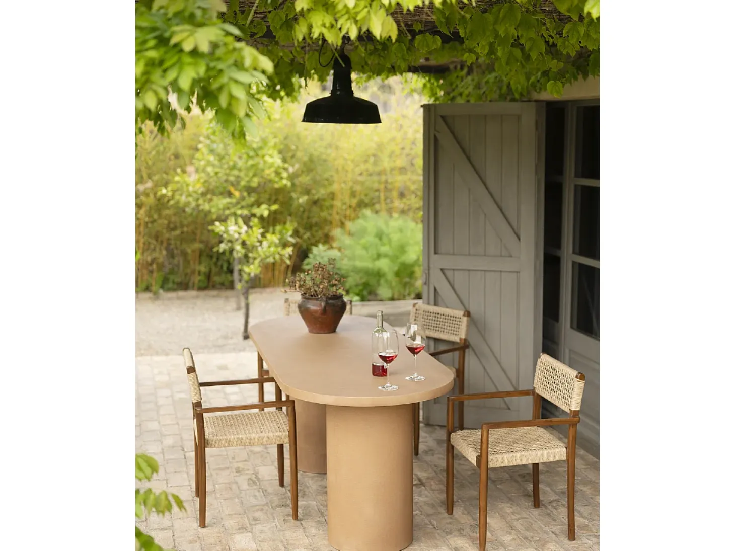 Mesa de comedor ovalada de microcemento en tono terracota DECOWOOD de 220x75cm - LUCÍA - DECOWOOD