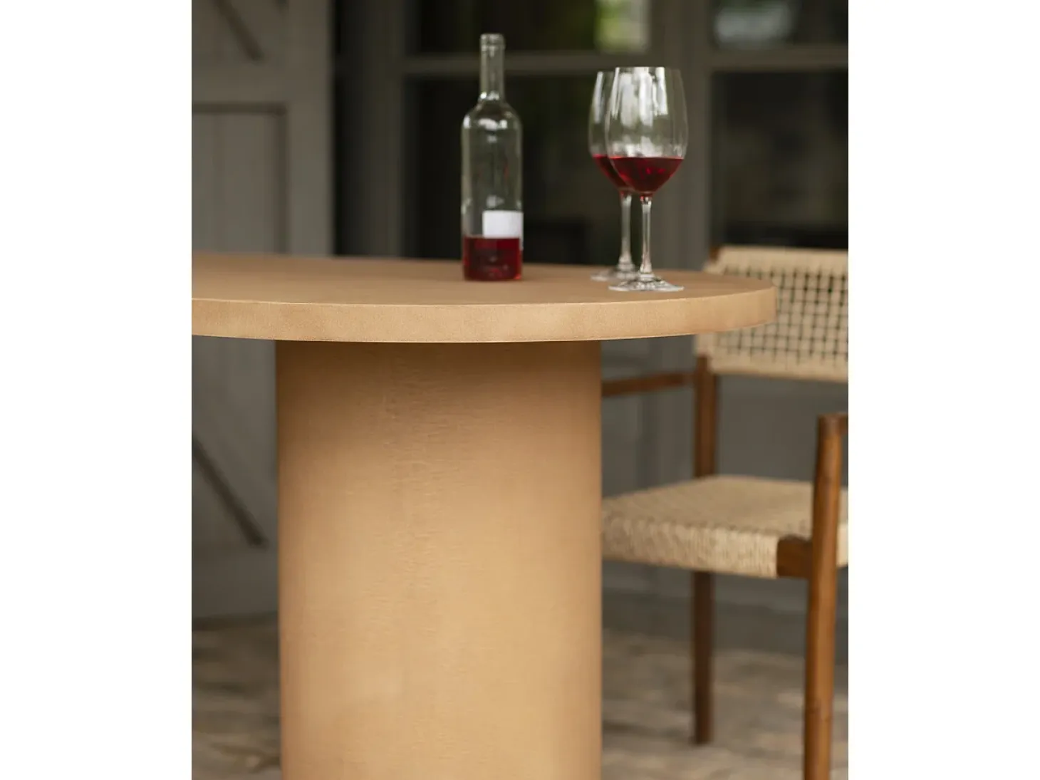 Mesa de comedor ovalada de microcemento en tono terracota DECOWOOD de 220x75cm - LUCÍA - DECOWOOD