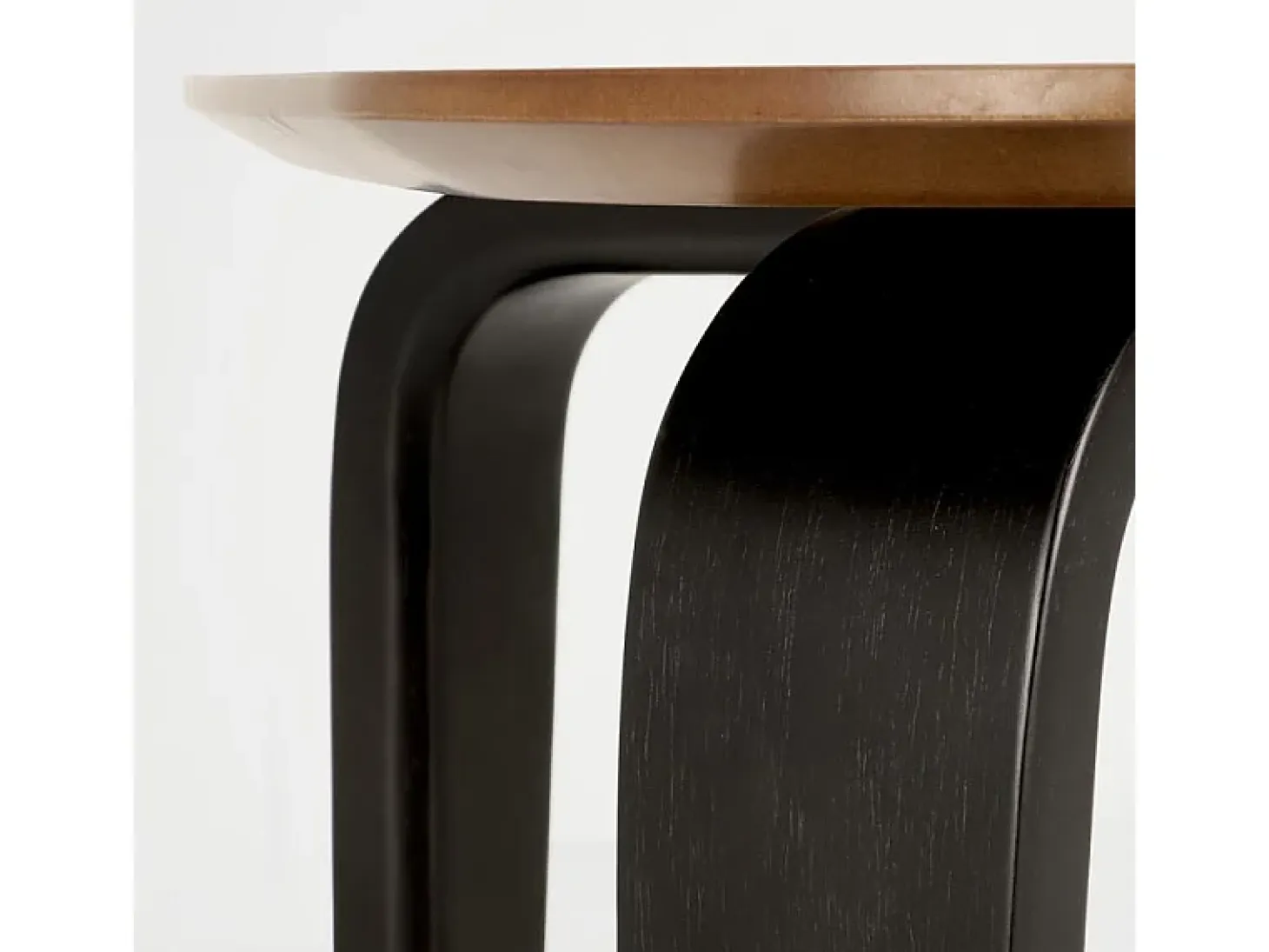 Mesa de comedor rectangular 160 cm con tablero de nogal y patas de madera negra PEDRO
