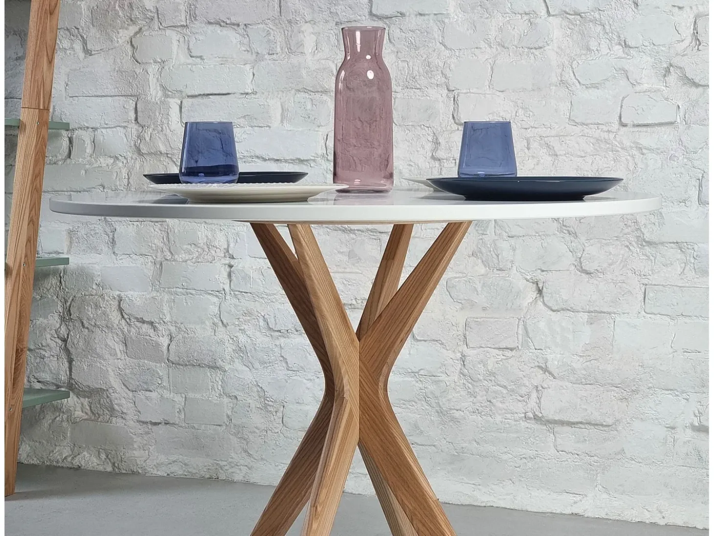 Mesa de comedor redonda 80cm Verde Salvia | Pata de fresno