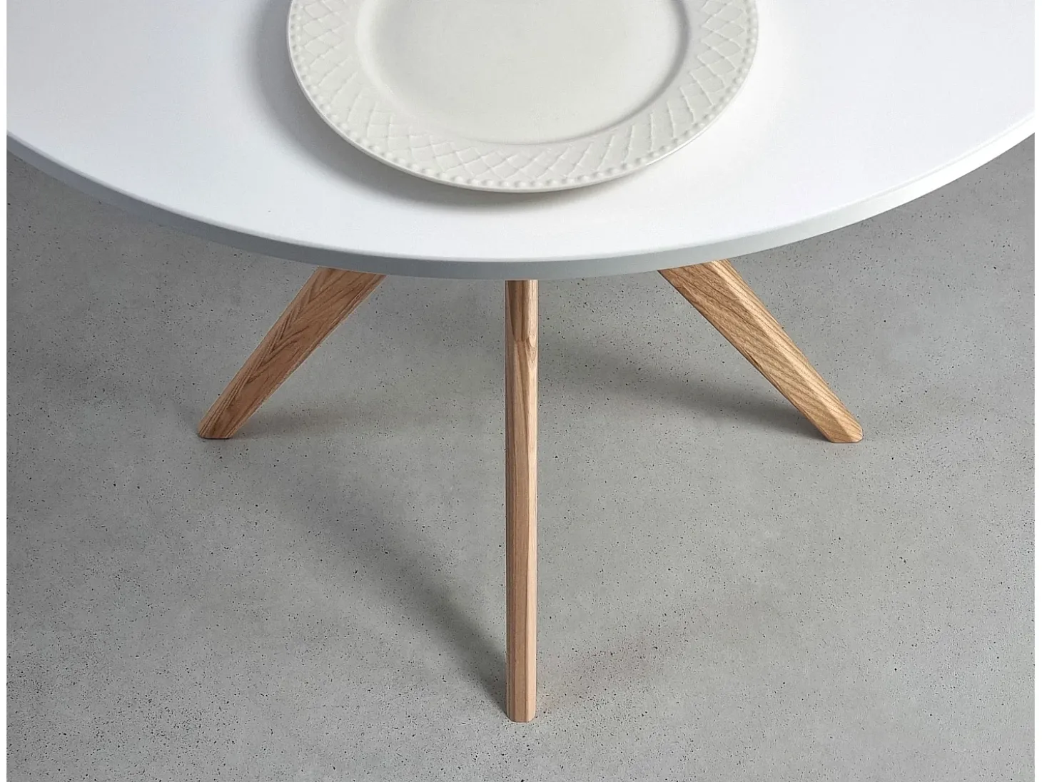 Mesa de comedor redonda 80cm Verde Salvia | Pata de fresno