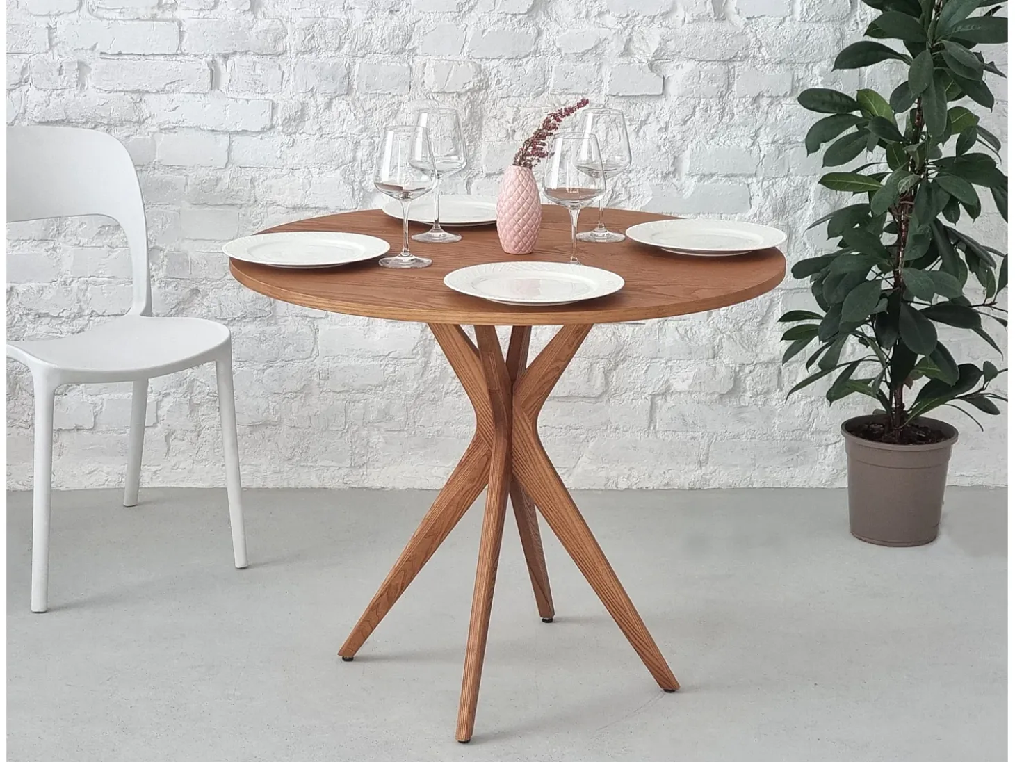 Mesa de comedor redonda 70 cm Jubi fresno teñido nogal