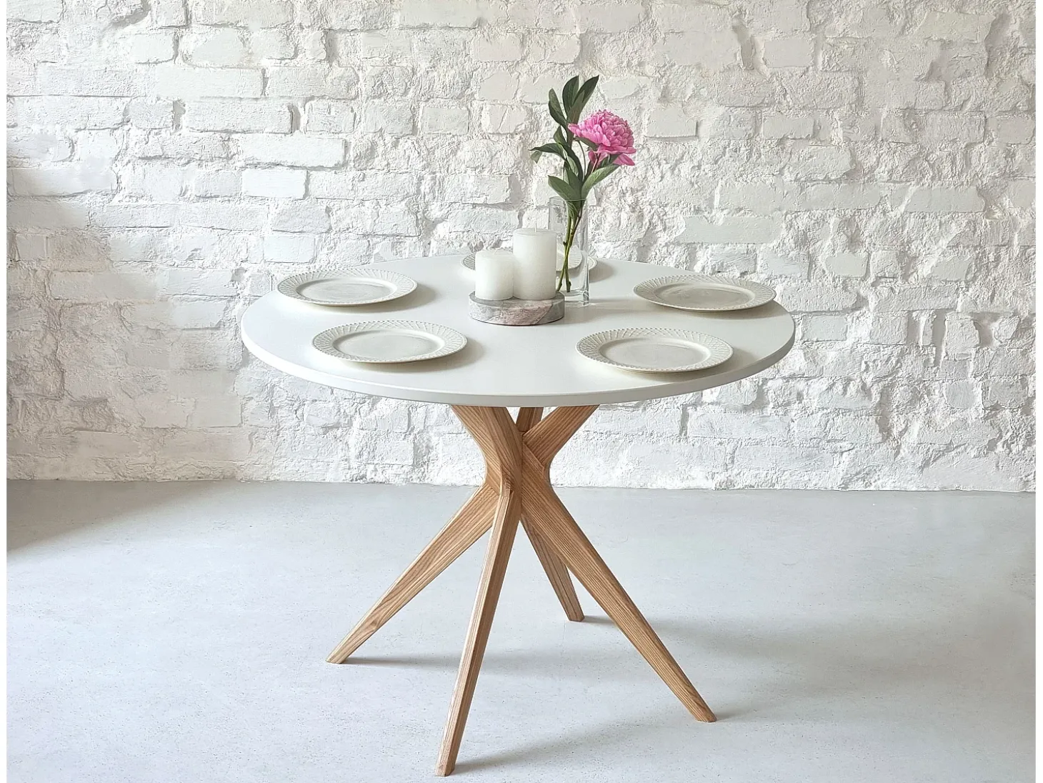 Mesa de comedor redonda 110cm Jubi Bold Marrón Beige Roble