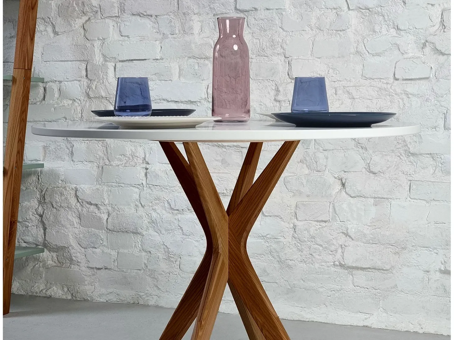 Mesa de comedor redonda 70cm Jubi Blanco Tiza | Pata de fresno teñida de roble