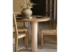 Mesa de comedor redonda de madera maciza tono roble oscuro y patas de microcemento en tono tierra DECOWOOD de Ø120x75cm - LUCÍA - DECOWOOD