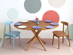 Mesa de comedor redonda extensible 100 cm para 5 personas Jubi chapa de fresno teñido nogal | Patas de fresno macizo teñidas nogal