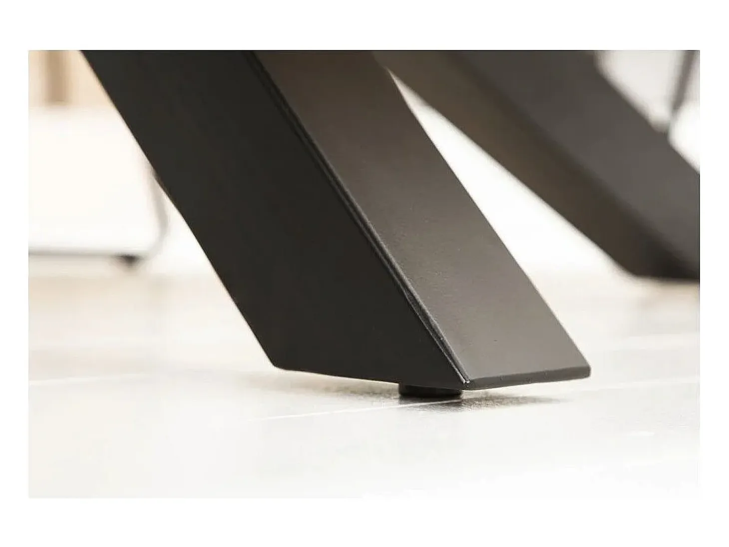 Mesa de comedor SOLARA 180 cm Tablero en madera maciza de mango y metal negro