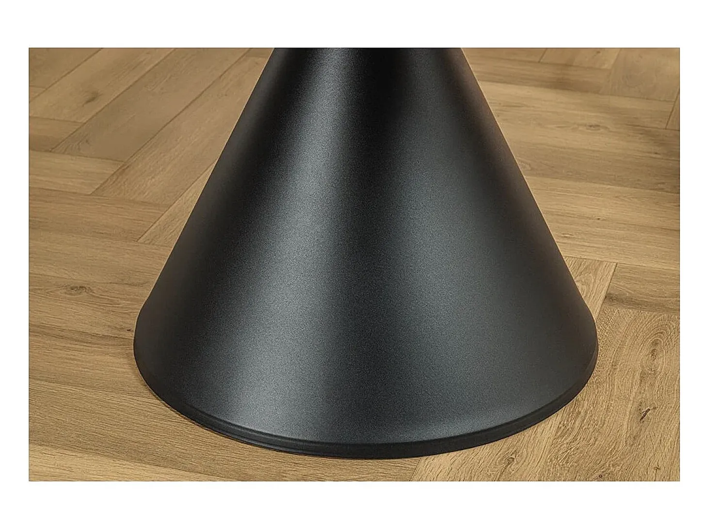 Mesa de comedor VOLTIS – Redonda diámetro 135 cm – Tablero cerámico efecto mármol blanco – Patas de metal – Estilo chic