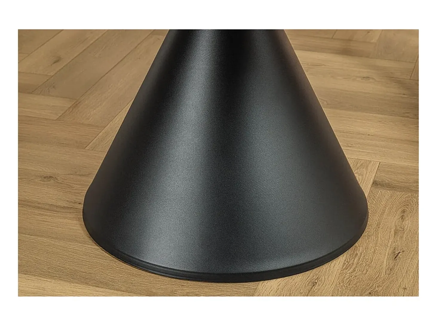 Mesa de comedor VOLTIS – Redonda diámetro 135 cm – Tablero cerámico efecto mármol blanco – Patas de metal – Estilo chic