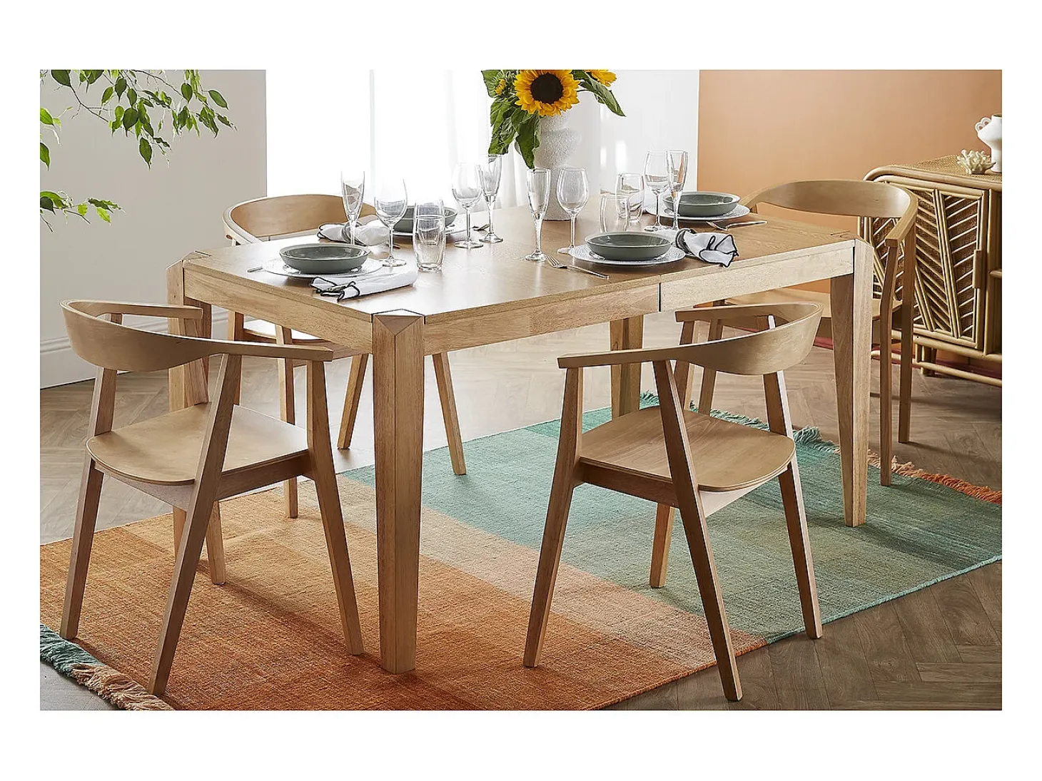 Mesa extensible de contrachapado de fresno y madera de caucho 150-180 cm BOLLY
