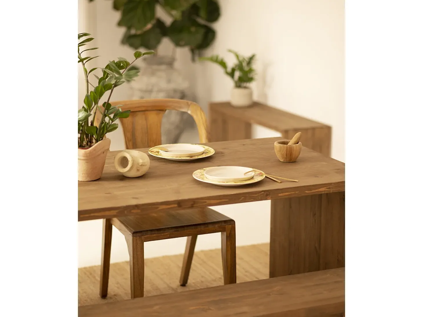Pack mesa de comedor de 120x75cm y 4 taburetes de 50x45cm rectangulares de madera de abeto maciza Decowood en tono roble oscuro - TELVA - DECOWOOD
