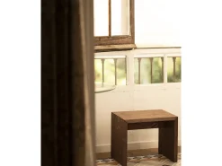 Pack mesa de comedor de 120x75cm y 4 taburetes de 50x45cm rectangulares de madera de abeto maciza Decowood en tono nogal - TELVA - DECOWOOD