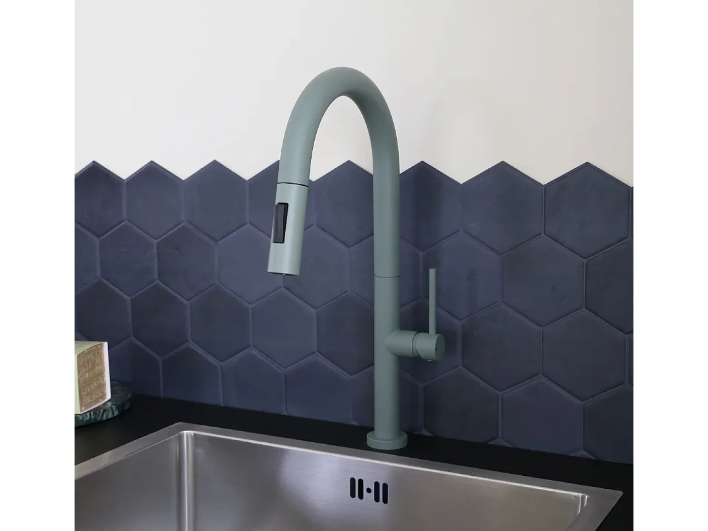 Portofino Mezclador de lavabo con teleducha extraíble gris verdoso Essebagno
