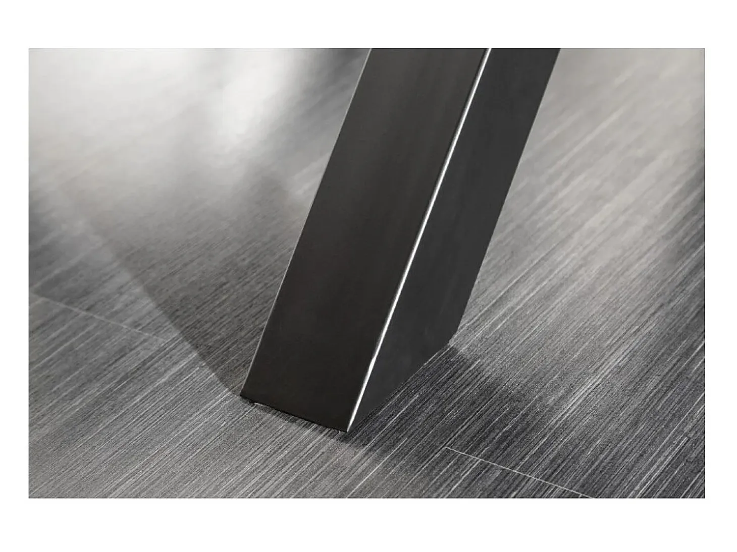 RAFTA 220 x 100 cm – Tablero en teca maciza con vidrio templado y patas metálicas negras en X