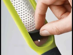 Rallador de cítricos verde Joseph Joseph Handi-Zest, diseño compacto y ergonómico para rallar cítricos con facilidad y precisión