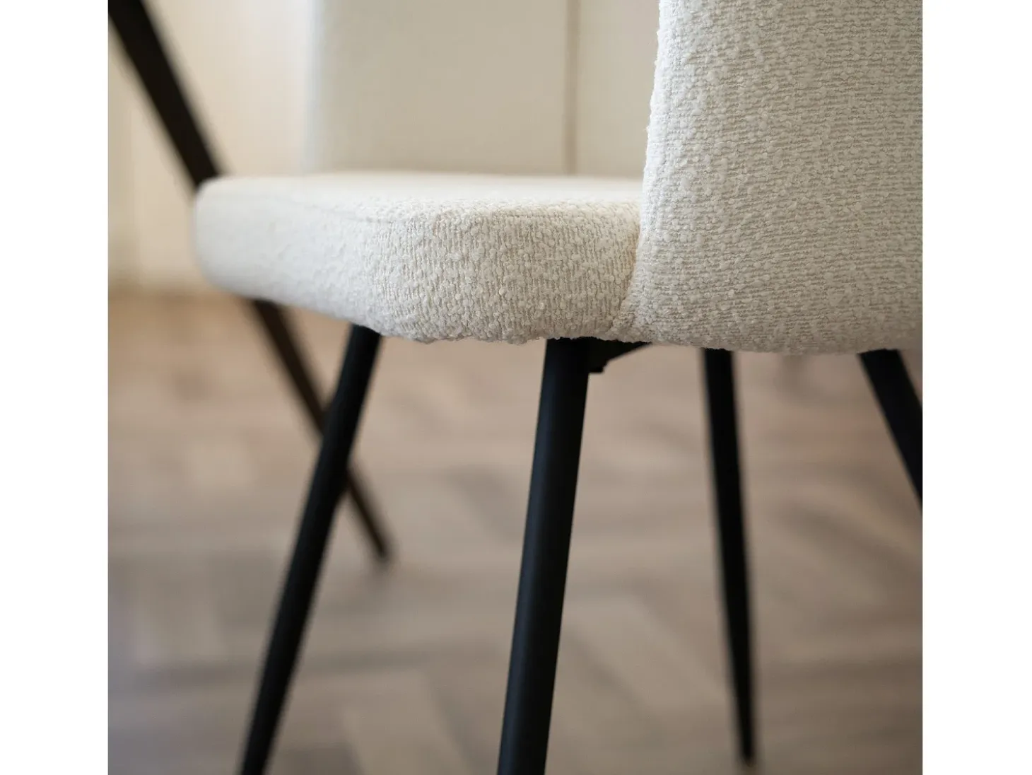 Set de 2 sillas en tejido bouclé beige con patas de metal - Cosette