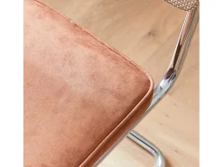 Silla cantilever con respaldo efecto ratán, set de 2 marrón