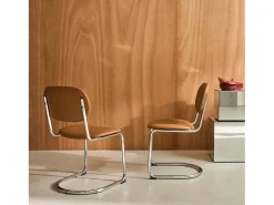 Silla cantilever redondeada de metal, polipiel y patas cromadas, set