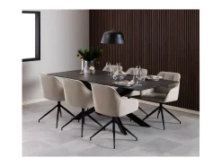 Silla de comedor Brooke con reposabrazos función giratoria beige.